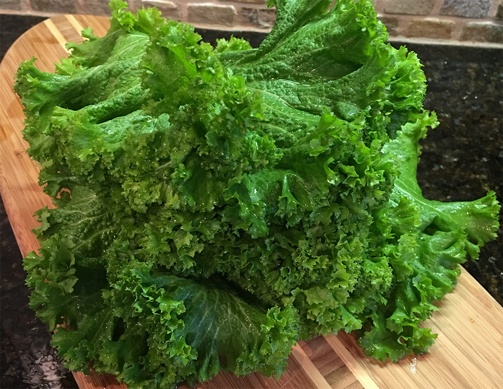 raw mustard greens
